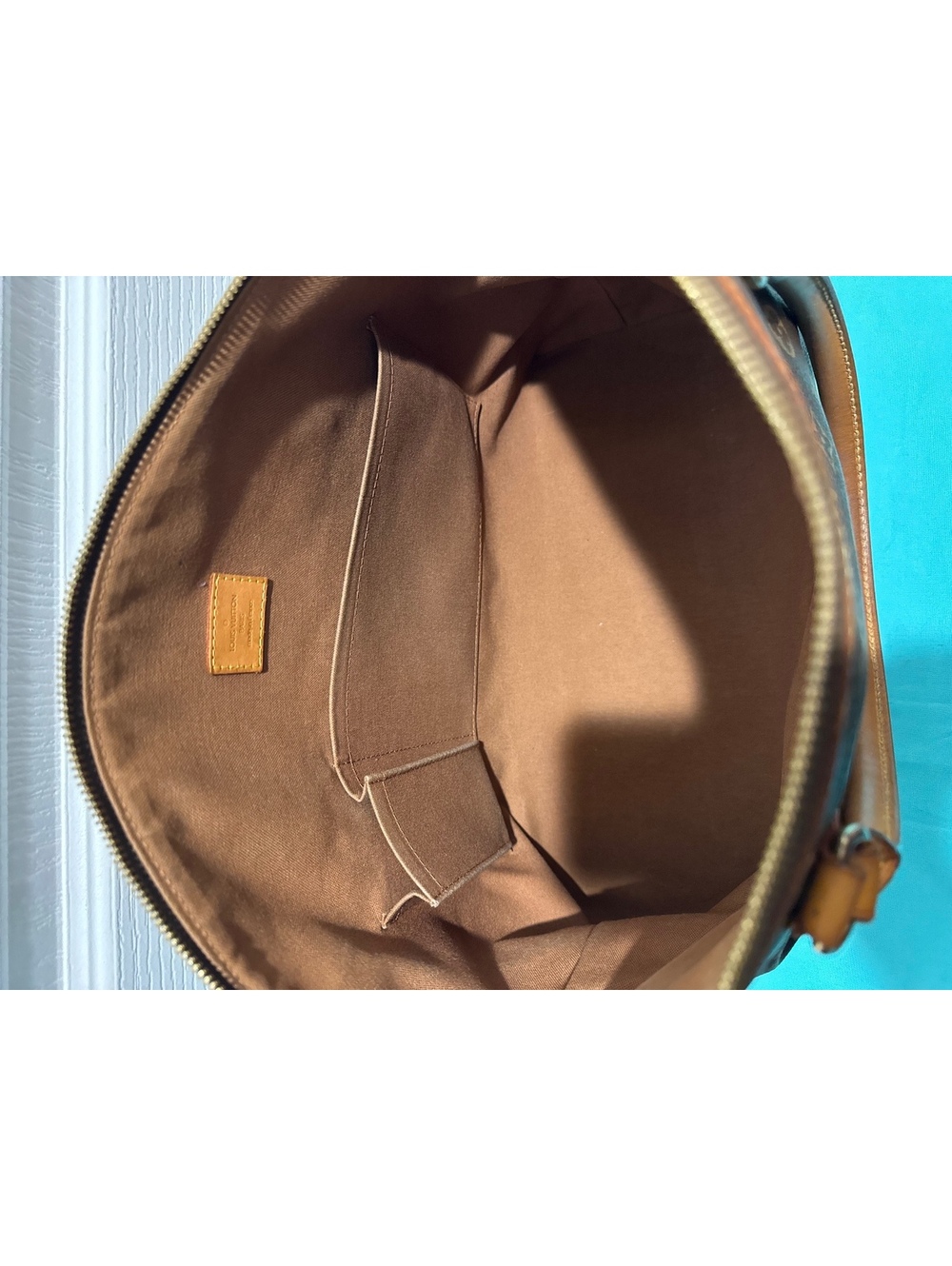Louis Vuitton Lockit Horizontal Handbag - Picture 12 of 14